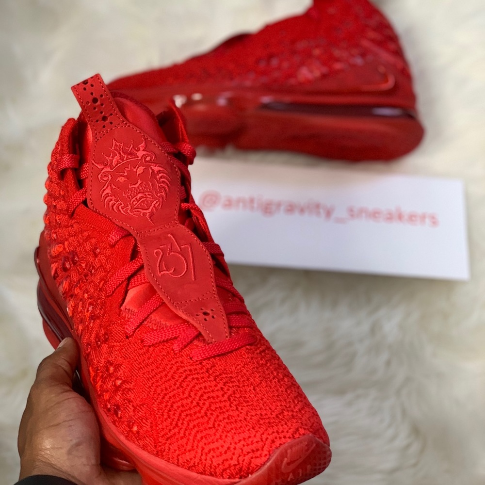 Lebron 17 ‘Red Carpet’